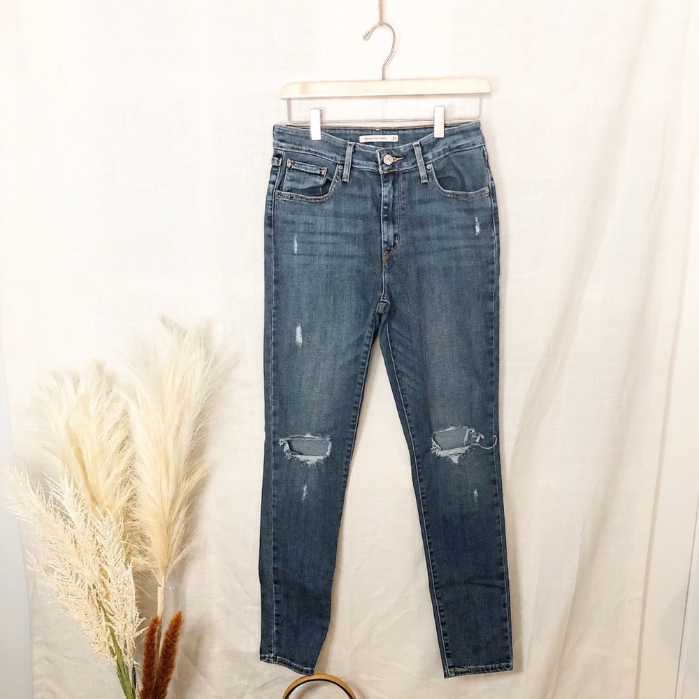 *SOLD* Levi’s 711 Highwaisted Skinny Jeans - Picture 2 of 8